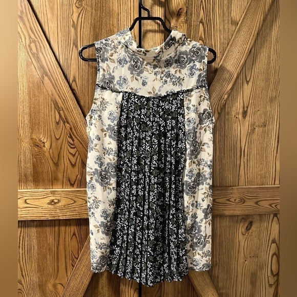 MYSTREE Sleeveless Top - Picture 7 of 11
